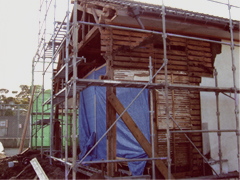 施工中